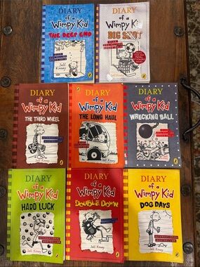 Dairy Of a Wimpy Kid Set Of 8 Paper Back Books
